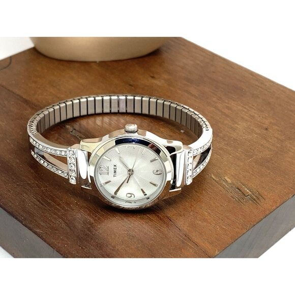 Timex Women\'s Watch TW2W18600 Quartz Silver Dial Stainless Steel 25mm main image 12